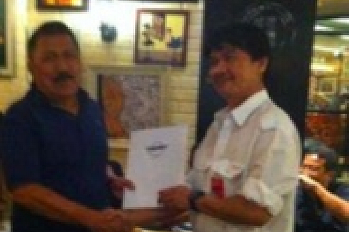 Penyerahan SK Pengangkatan Badan Pengurus